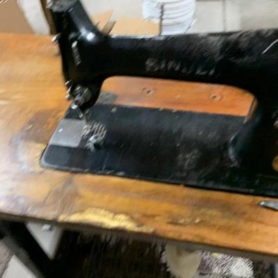 B23 Sewing Machine