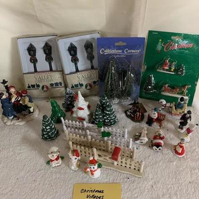 B126 Christmas Village Accessories