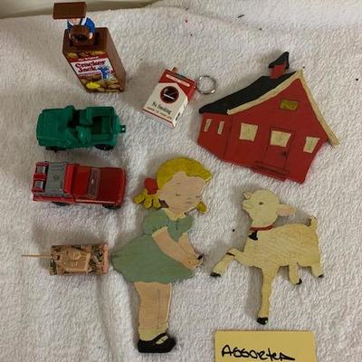 B141 Vintage Toys