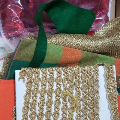 B195 Christmas and Fabric Notions