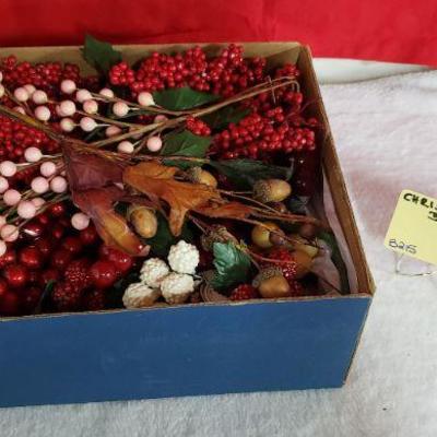 B215 Christmas Craft Berries