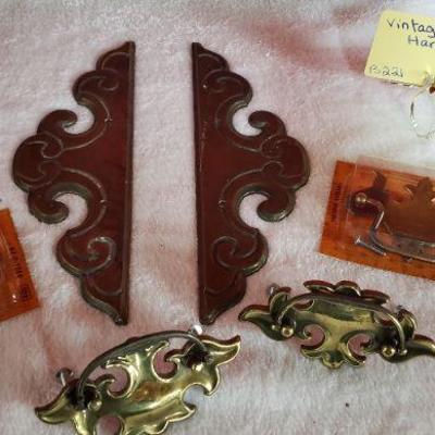 B221 Hardware