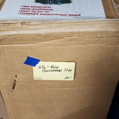 B262 Christmas Tree