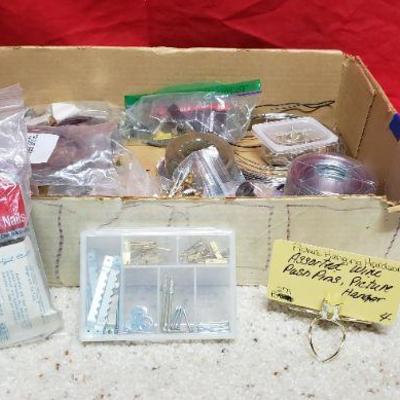 B271 Picture Hanging Hardware