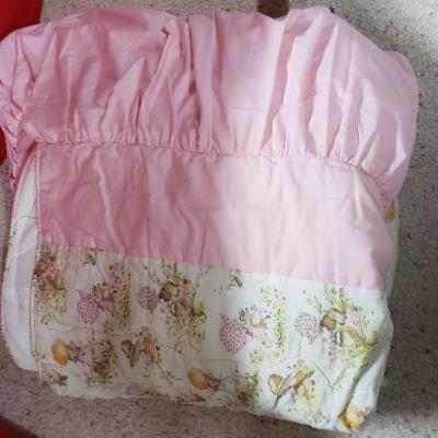 B330 Ruffled Comforter