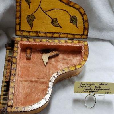 B375 Vintage Wood Jewelry Box