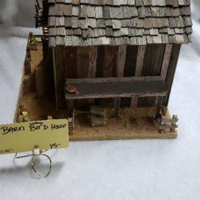 B407 Barn Bird House