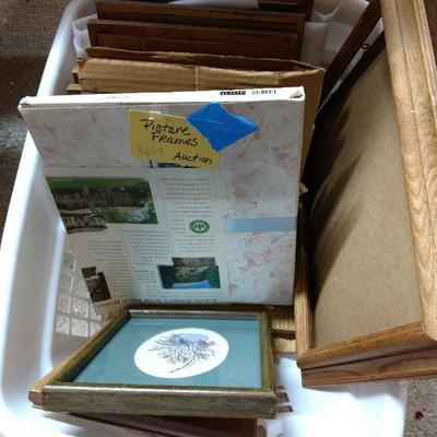 B609 Picture Frame