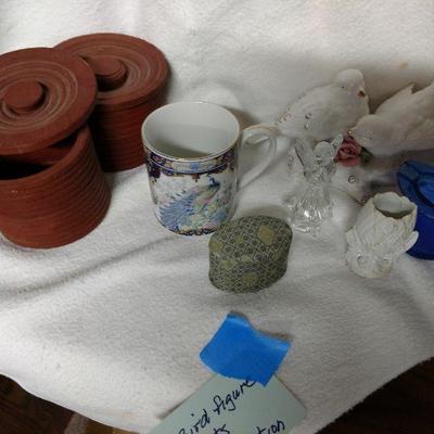 B651 Bird Figurine and Pots