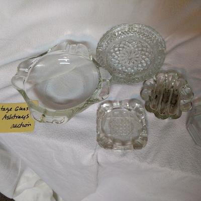 B674 Vintage Ashtrays