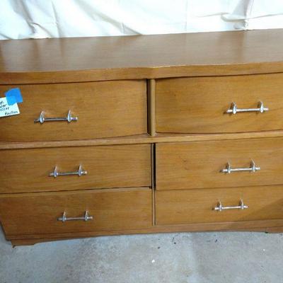 B710 Dresser