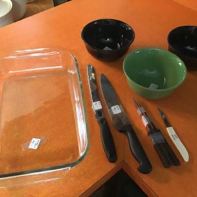 #k27. 9 x 13 Pyrex pan, bowls and knives