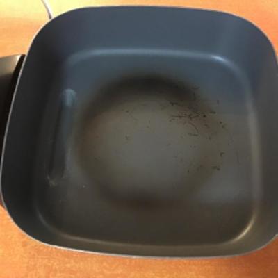 #k28. Westbend electric fry pan