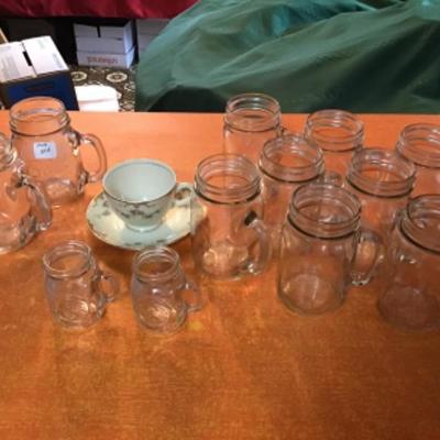 #k38. 14 jar glasses, cup and saucer set