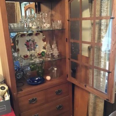 #k62. Lighted bookcase â€“ hutch
