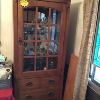 #k62. Lighted bookcase â€“ hutch