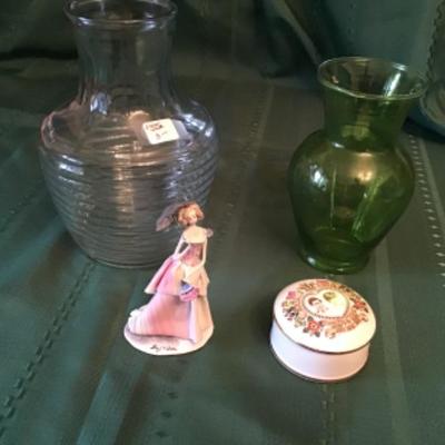 #k69. Charles and Diana trinket box from the royal wedding, two vases and figurine
