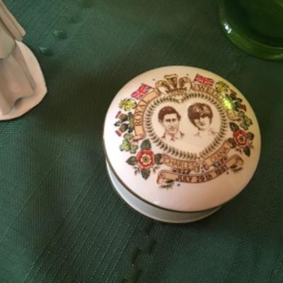 #k69. Charles and Diana trinket box from the royal wedding, two vases and figurine