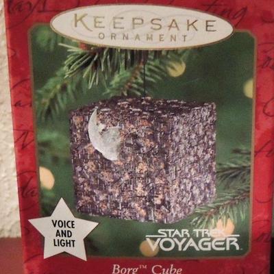 Star Trek Ornament: Borg Cube (1/2)