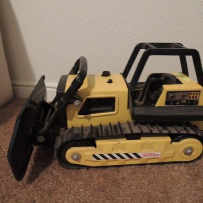 Tonka Yellow Dirt Mover Truck Construction Vehicle