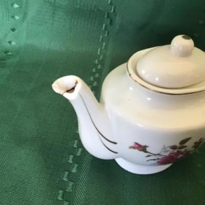 #lr6.  1950s toy tea set