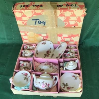 #lr6.  1950s toy tea set