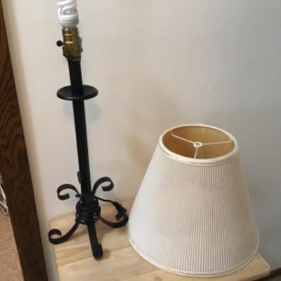 #hc19. Lamp with shade. Needs harp
