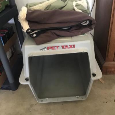 #gar18. Pet taxi and bed covers