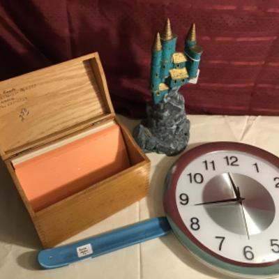 #fr41.  Incense burner, clock, box, castle