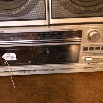 #fr43.  Vintage sounddesign stereo with headphones