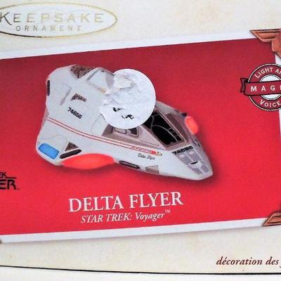 Star Trek Voyager Ornament DELTA FLYER (1 of 2)