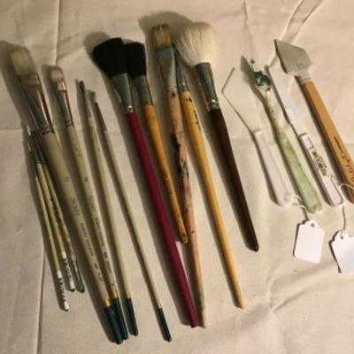 #p19.  Artist paint brushes