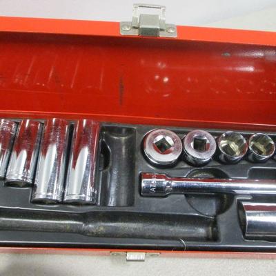 Lot 228 - Misc Tools - Magnetic Tray - Grease Gun 