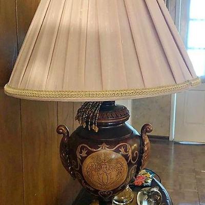 Beautiful Decorative URN LAMP Gold - Wine