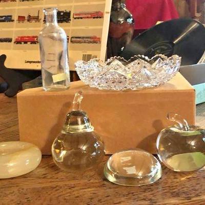 HOME DECOR Lot - Crystal Paperweights Cut Glass