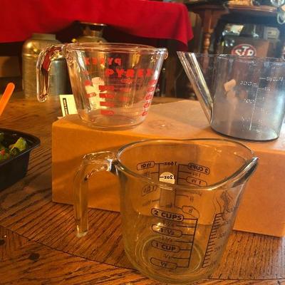 Measuring cups