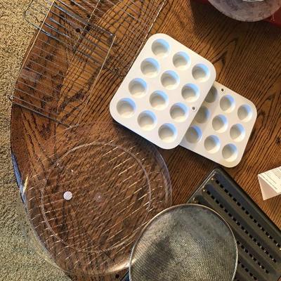 Lot of bakeware