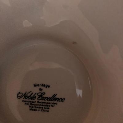 Flower decorated cake platter