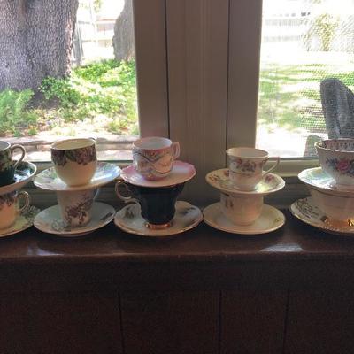Lot of tea cups