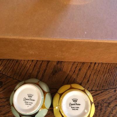 2 sets of cream and sugar