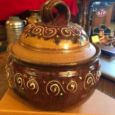 Pottery casserole covered dish 