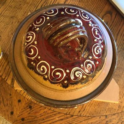 Pottery casserole covered dish 