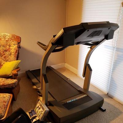 Treadmill/ workout lot