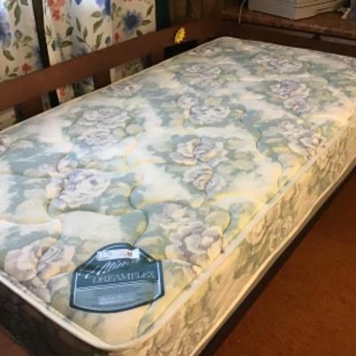 #DBR-1.  Daybed with mattress