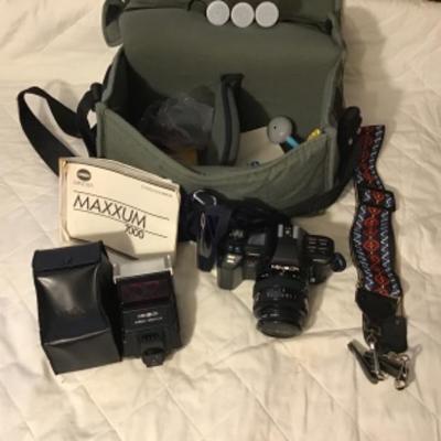 #DBR-19.  Minolta Maxxum 7000 with case and flash