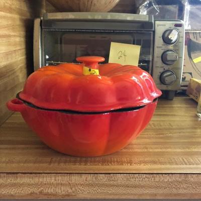 Cast iron enamel cooking dish casserole