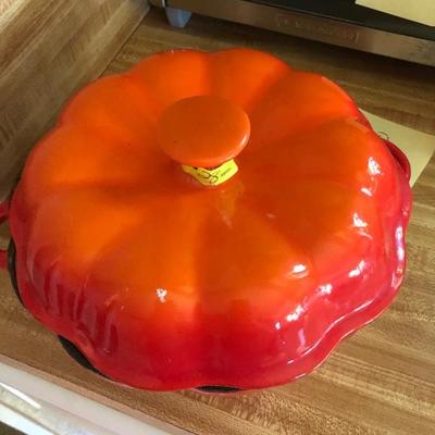 Cast iron enamel cooking dish casserole