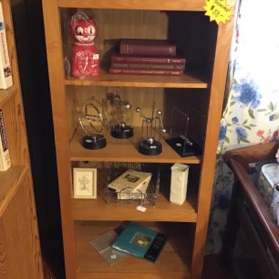 #dbr67.  Wood bookshelf (not including contents)