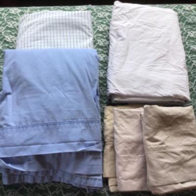 #mb16.  King-size â€“ one flat, two fitted, three pillowcases