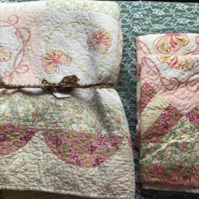 #mb31.  Queen Bedspread with two shams